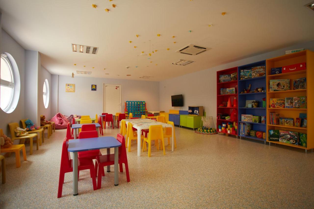 Dreams Sunny Beach Resort And Spa Экстерьер фото A typical nursery classroom
