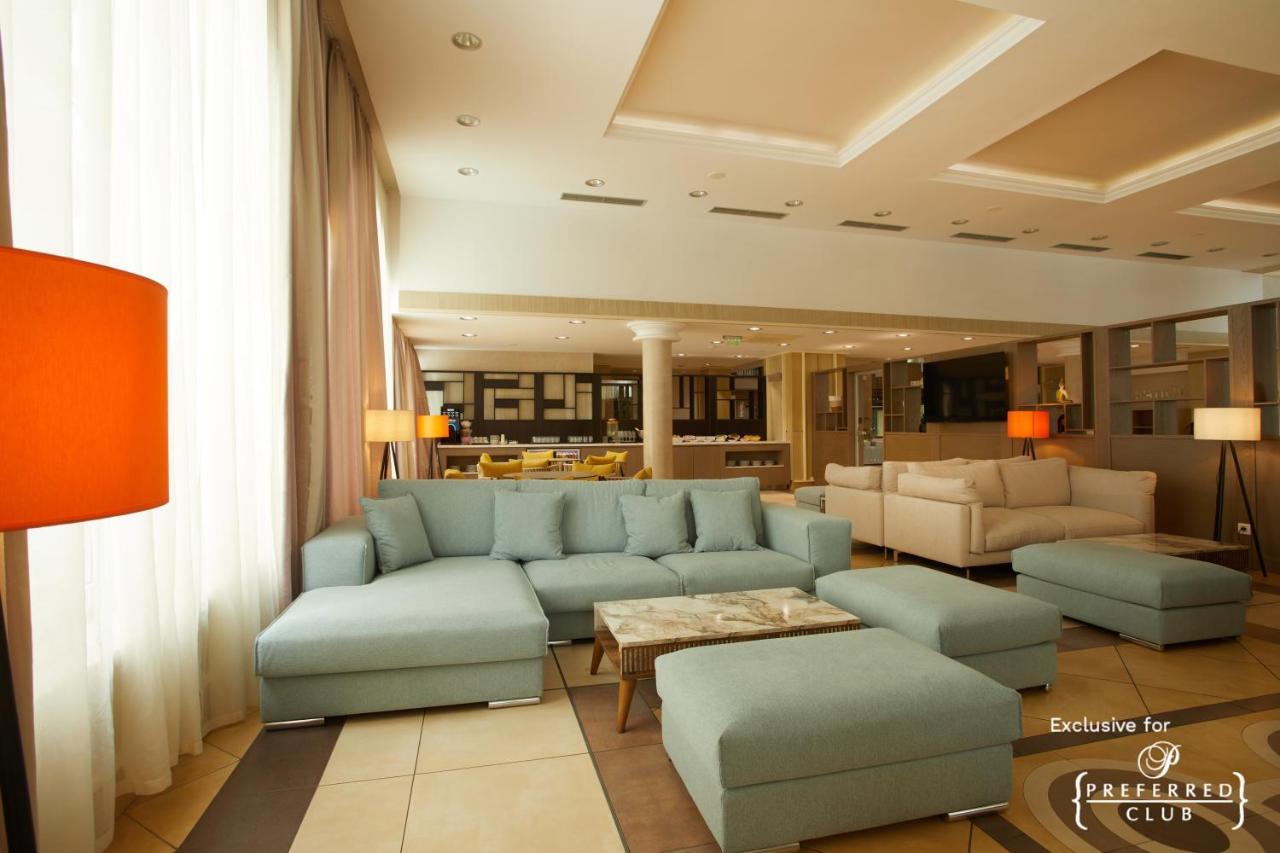 Dreams Sunny Beach Resort And Spa Экстерьер фото Club Lounge at the airport