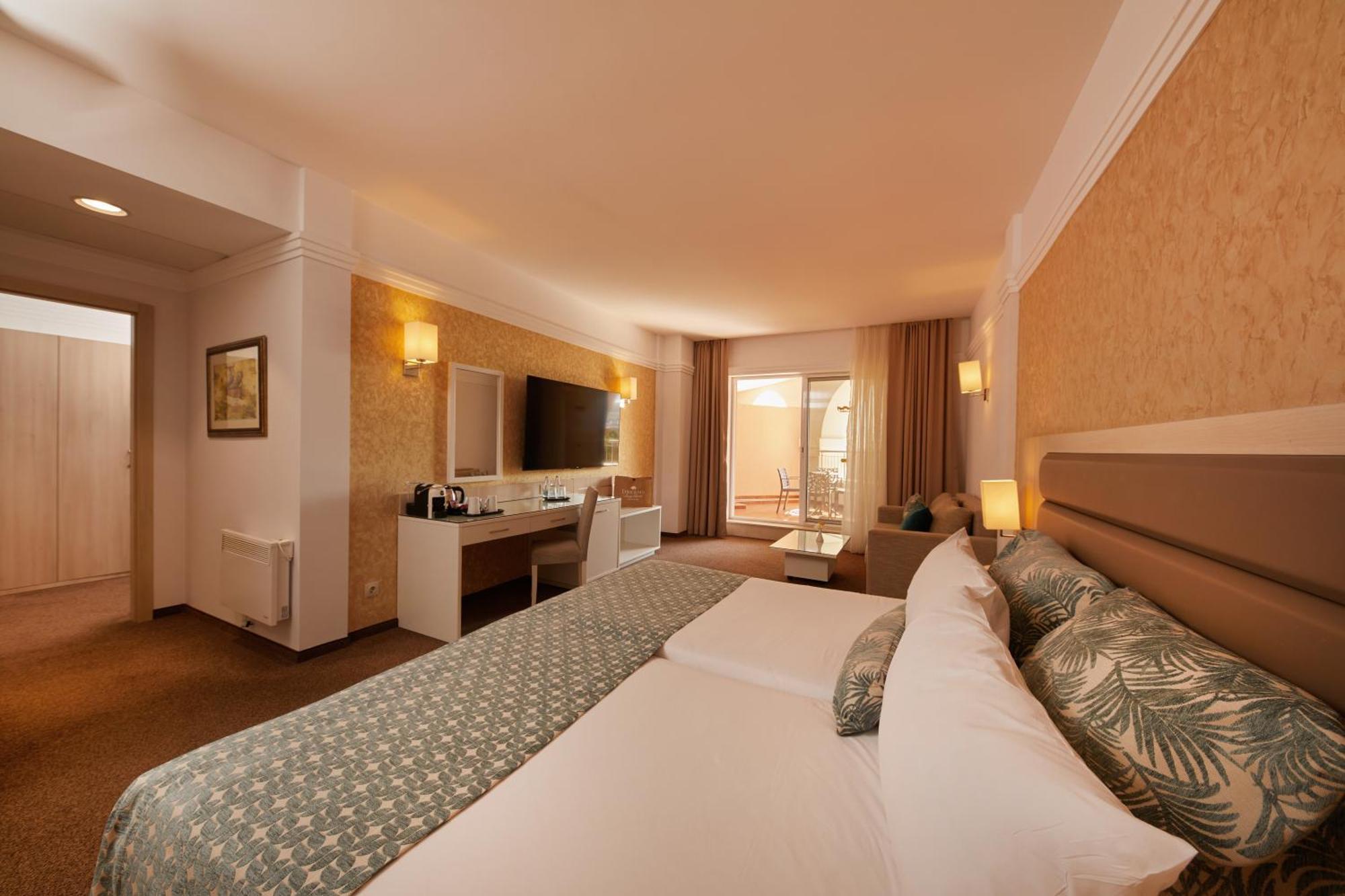 Dreams Sunny Beach Resort And Spa Номер фото A room at the hotel