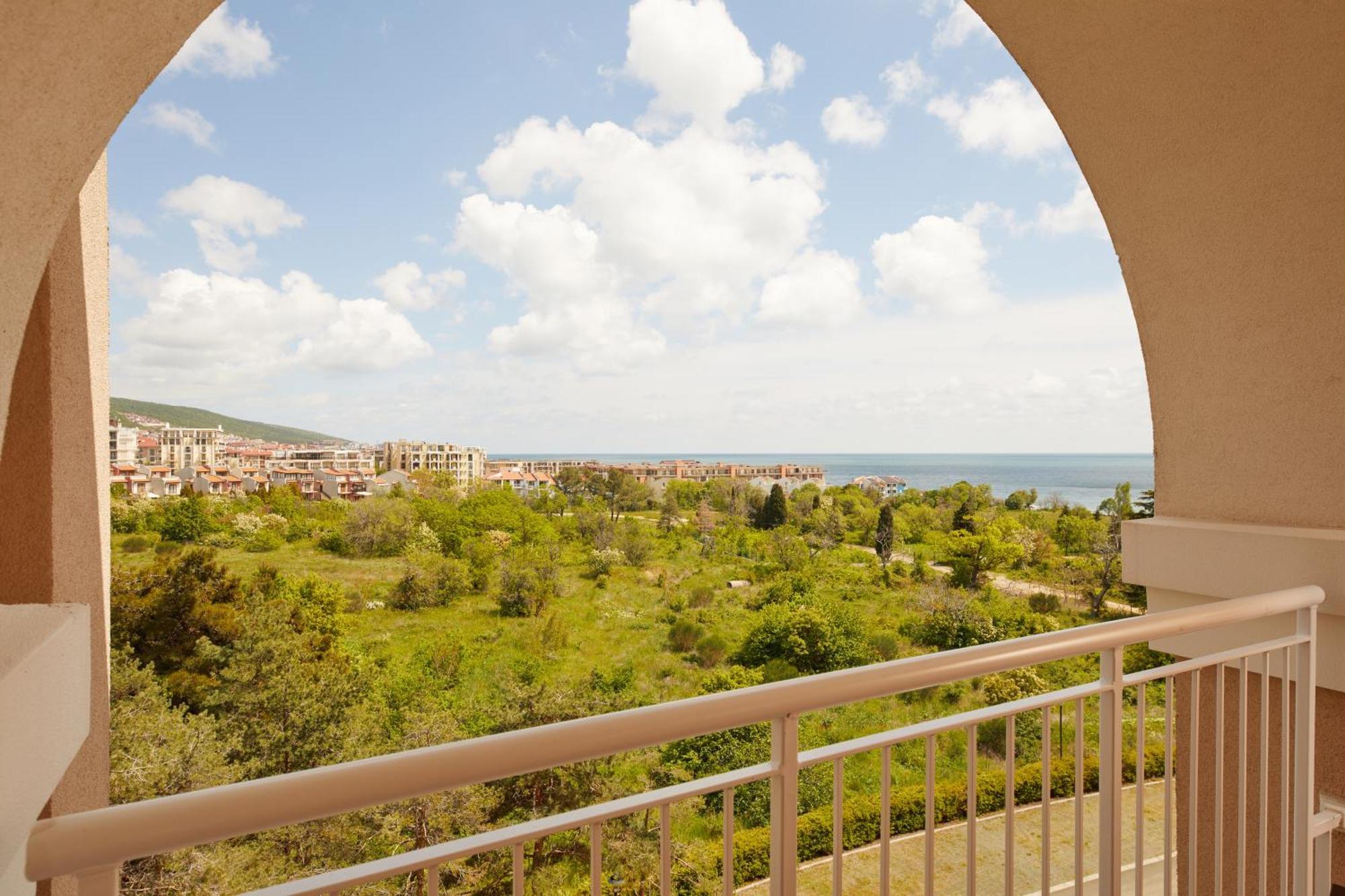 Dreams Sunny Beach Resort And Spa Номер фото View from a balcony