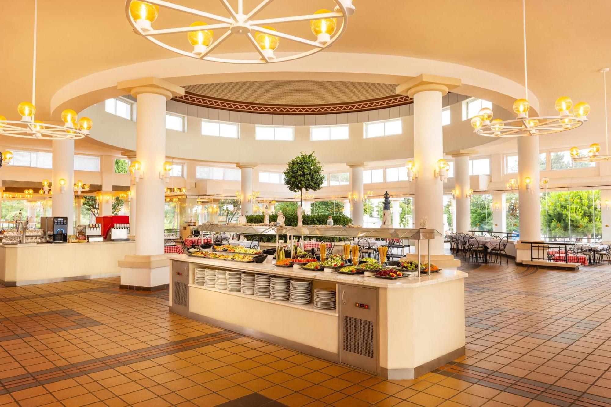 Dreams Sunny Beach Resort And Spa Экстерьер фото The buffet at the Grand Hotel